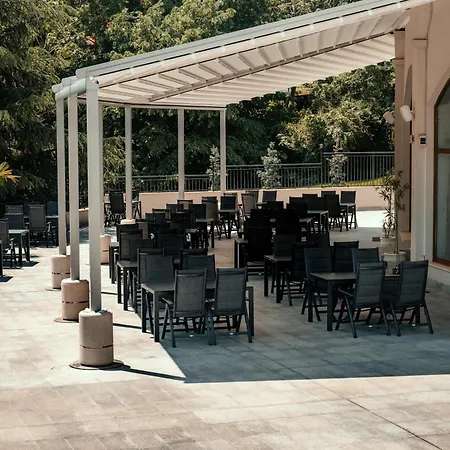 Continental מלון 4*