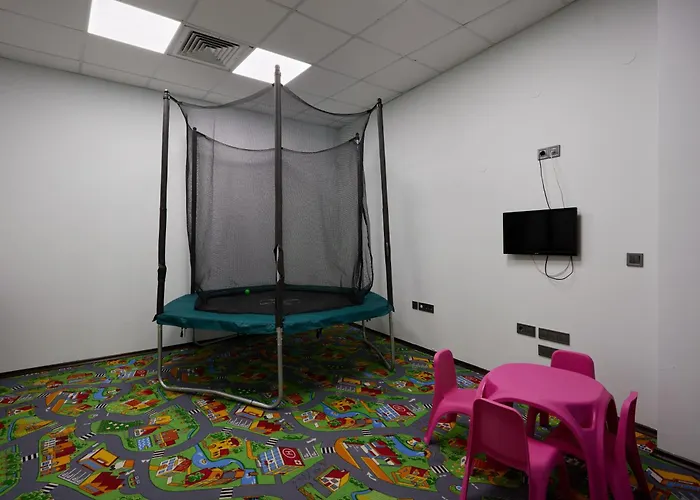 מלון Continental 4*