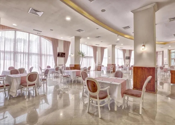 Continental فندق 4*