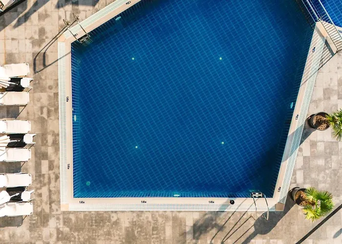 Continental 4* Aranyhomok